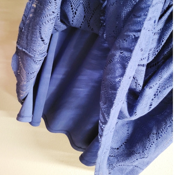 NWOT! LC Lauren Conrad Lace Overlay Dress - Picture 4 of 9